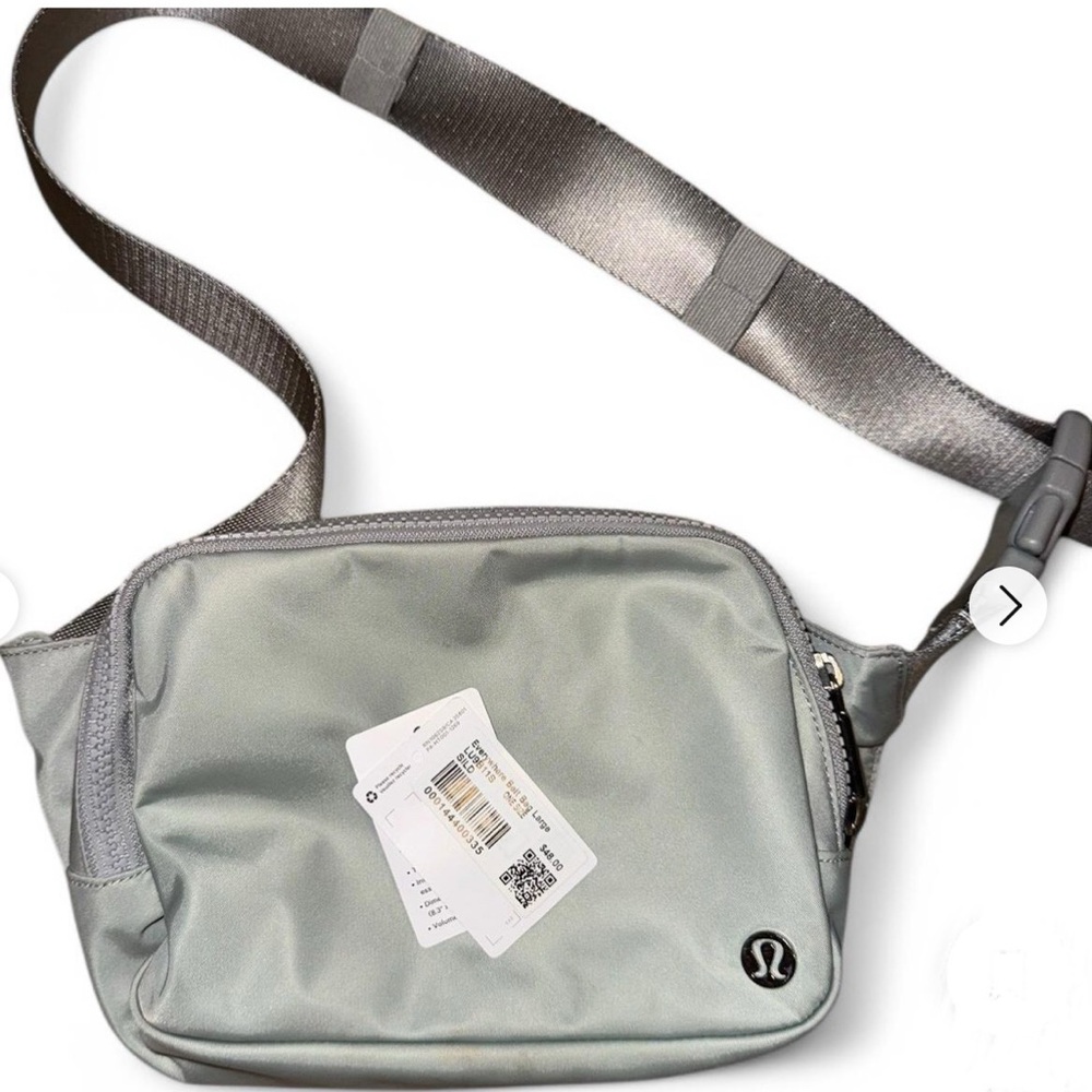 Lululemon 2L Belt bag